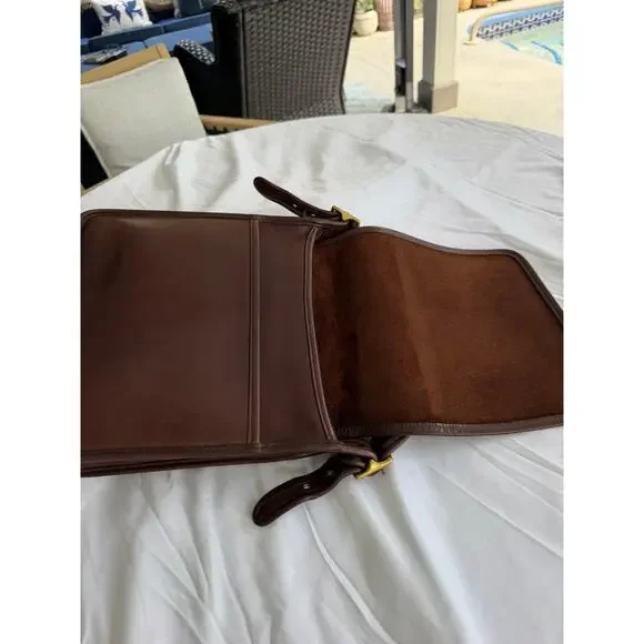 Vtg Coach USA Brown Leather Flap Crossbody Bag Minimalist Courier Style D2S-06H - Picture 7 of 8